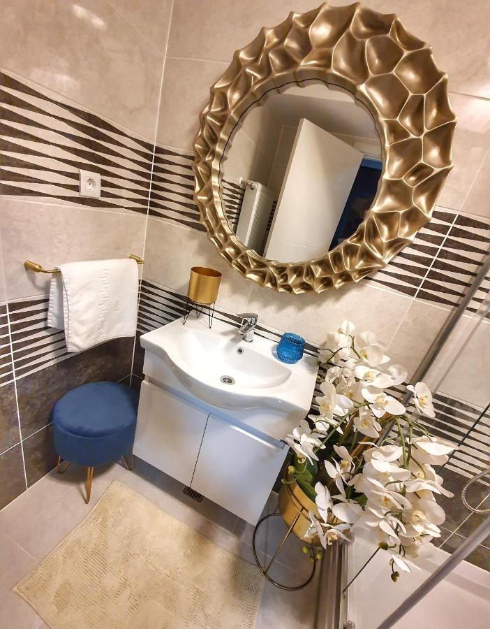 Portobella Airport Aparthotel - Self Check In 오토페니 외부 사진